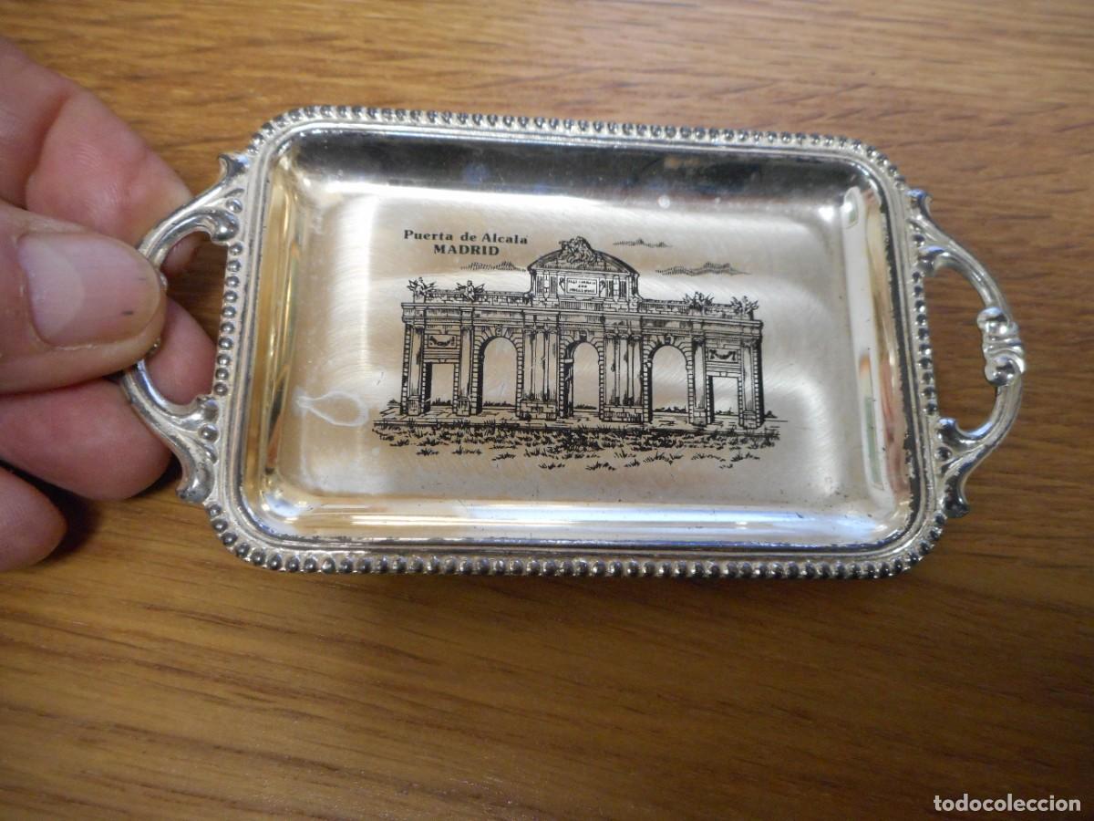Coleccionismo: Puerta de Alcal&aacute; / Madrid / Peque&ntilde;a bandeja met&aacute;lica
