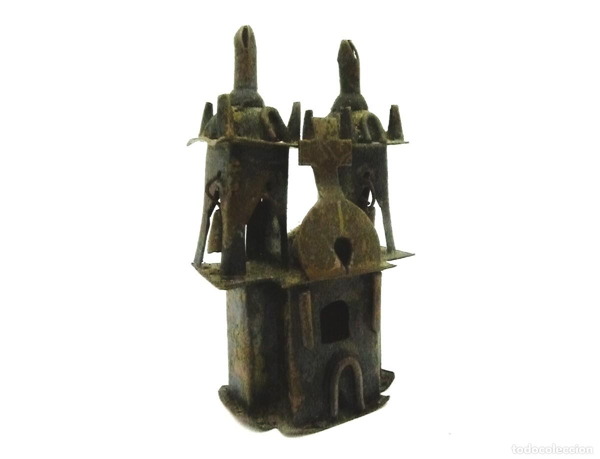 Coleccionismo: Miniatura de iglesia en metal. - Foto 4