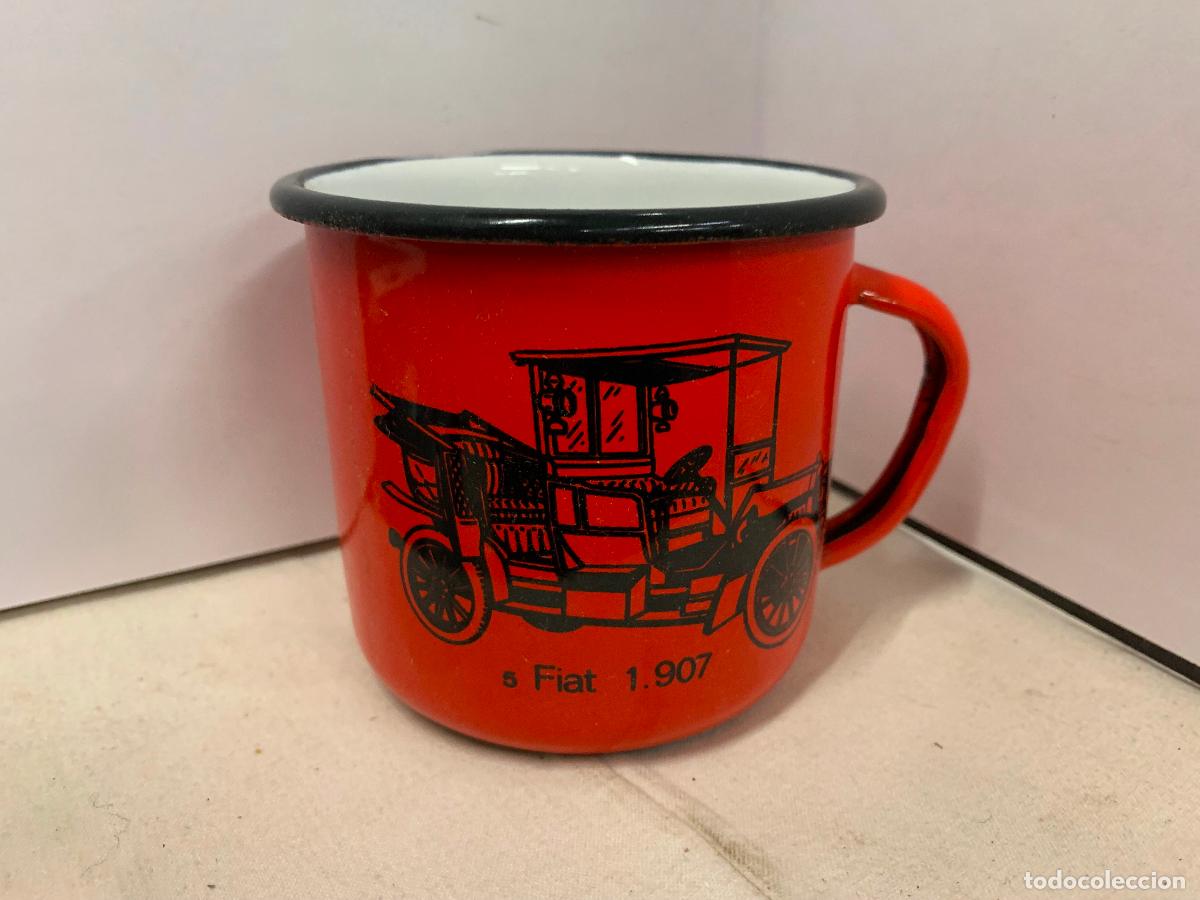 Coleccionismo: Preciosa taza metalica esmaltada, imagen coche antiguo FIAT 1907. Sin estrenar. 8cms alto