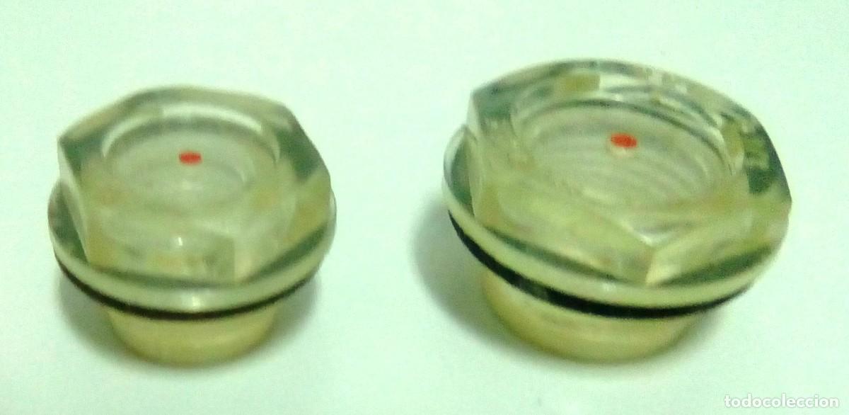 Collecting: 2 TAPONES ORIGINALES DE LOS A&Ntilde;OS 60-70