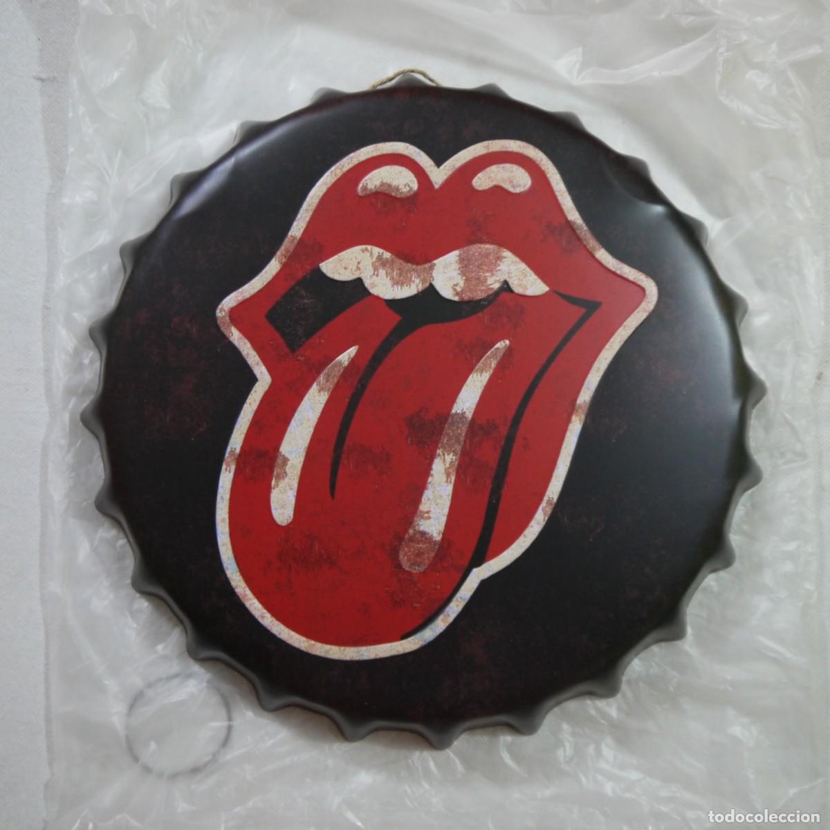 Coleccionismo: CHAPA DECORATIVA MET&Aacute;LICA CON LOGO DE LOS ROLLING STONES 35 MM DE DI&Aacute;METRO