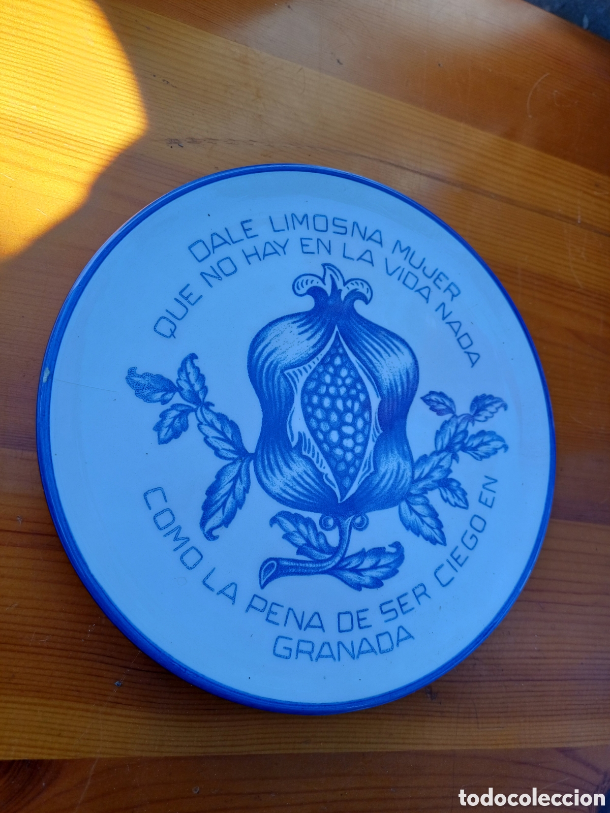 Coleccionismo: Plato ceramica dicho Granada Dale limosna mujer ...Pintado a mano 17.5cm aprox