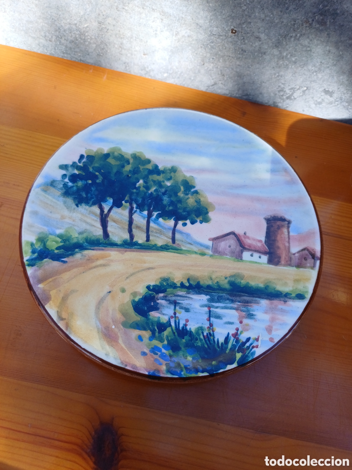 Coleccionismo: Plato ceramica escena rural pintada rustica Masia castillo 18cm aprox