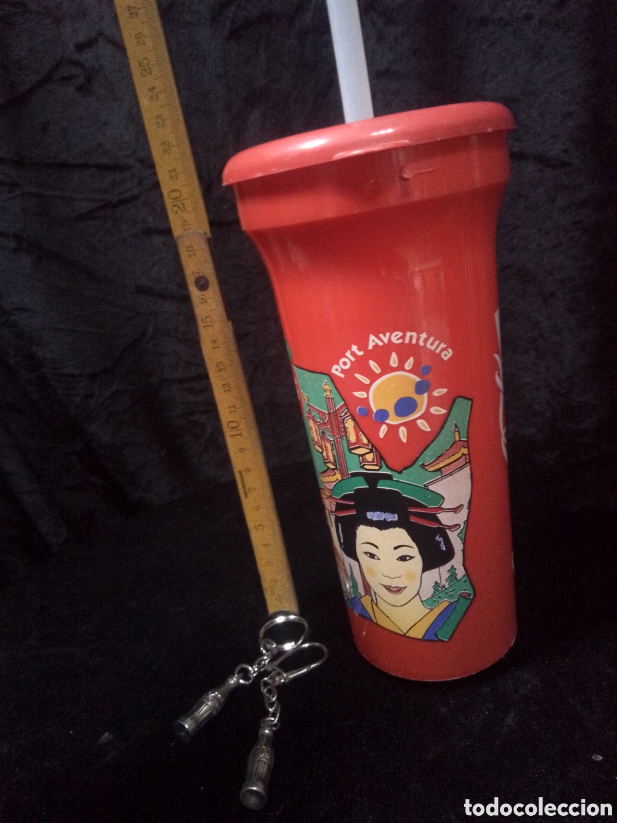 Coleccionismo: Vaso y par de llaveros de Coca-Cola. - Foto 2