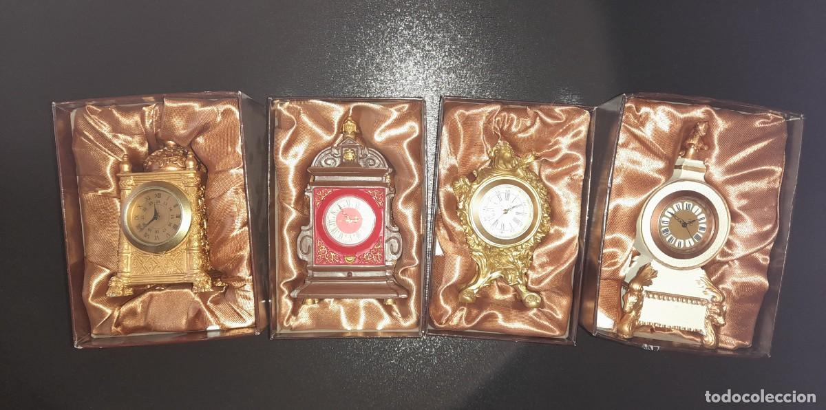 Coleccionismo: Lote de cuatro mini relojes - Foto 1