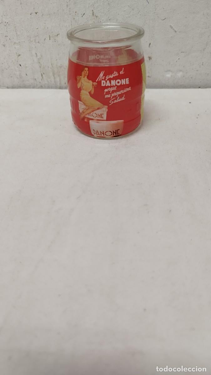 Coleccionismo: Tarro,bote de cristal Yogurt Danone.Edicion limitada de la colecci&oacute;n de los 12 modelos de carteles.