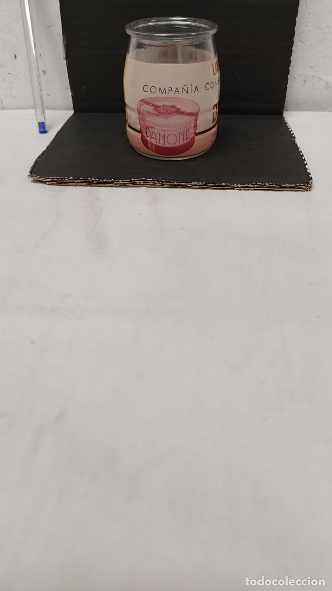 Coleccionismo: Tarro,bote de cristal Yogurt Danone.Edicion limitada de la colecci&oacute;n de los 12 modelos de carteles.
