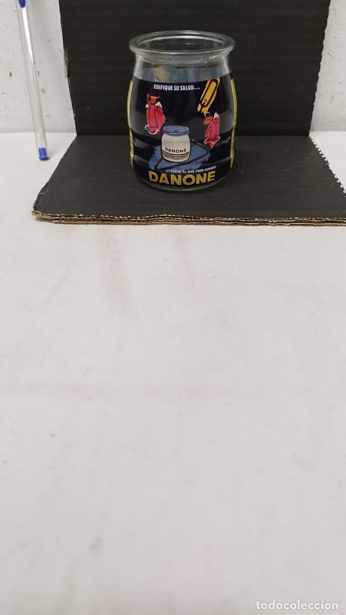 Coleccionismo: Tarro,bote de cristal Yogurt Danone.Edicion limitada de la colecci&oacute;n de los 12 modelos de carteles.