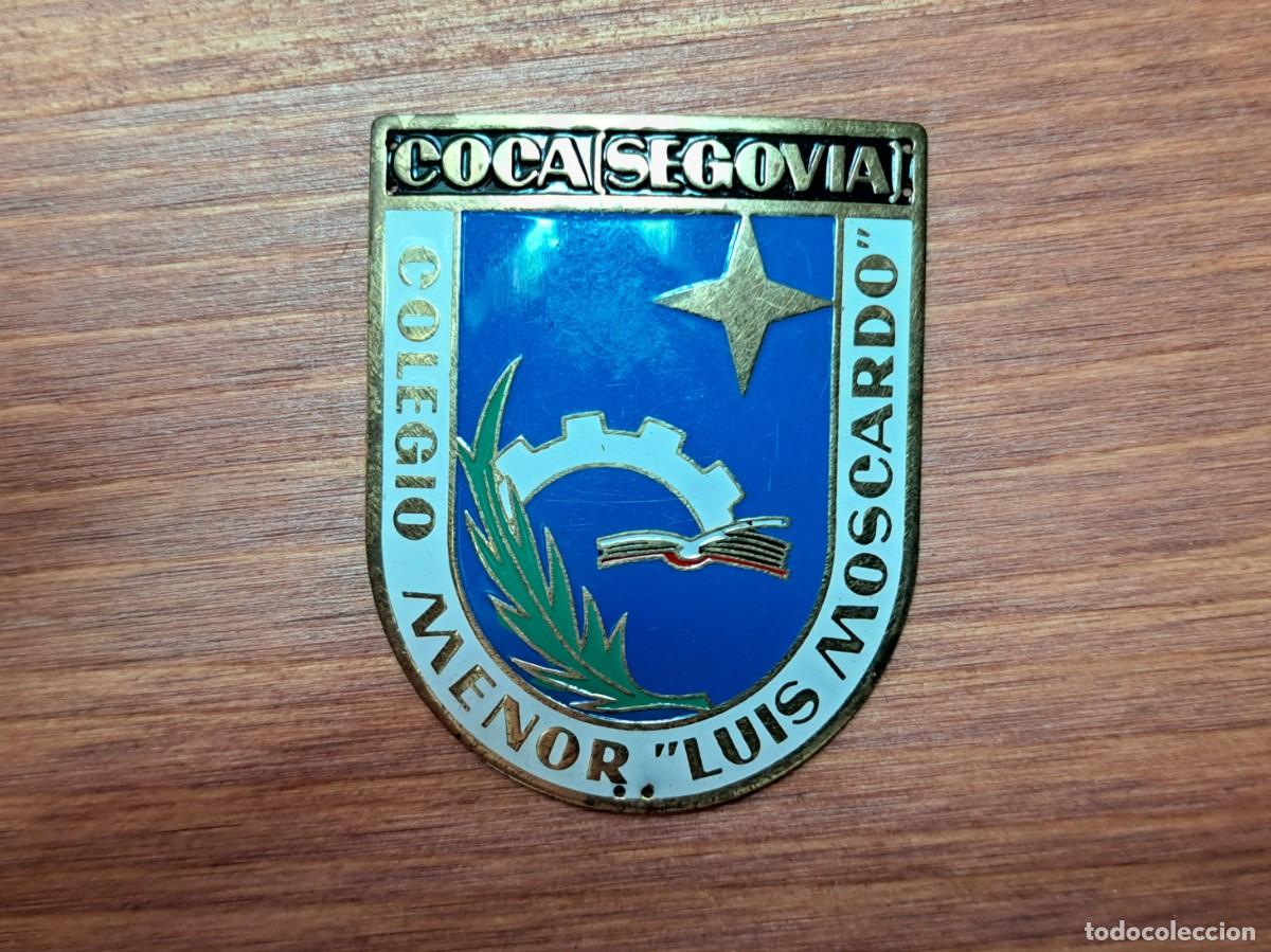 Coleccionismo: PLACA DE BRAZO COLEGIO MENOR LUIS MOSCARD&Oacute; - Foto 1