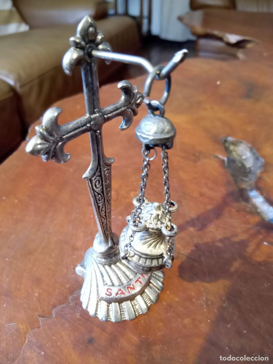 Collectionnisme: Cruz De Santiago, con pie de concha y colgado un botafumeiro 11 CM