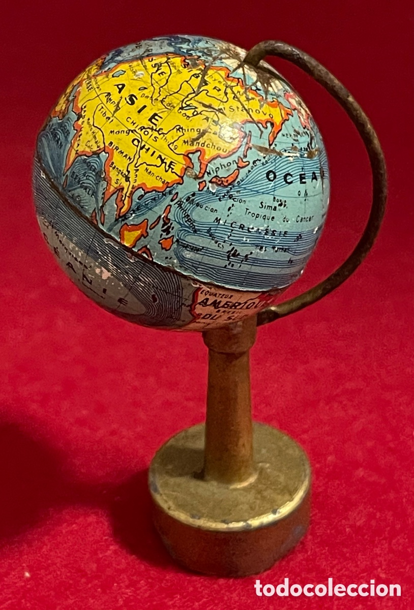 Coleccionismo: Antiguo sacapuntas, en forma de bola del mundo. Principios siglo XX.