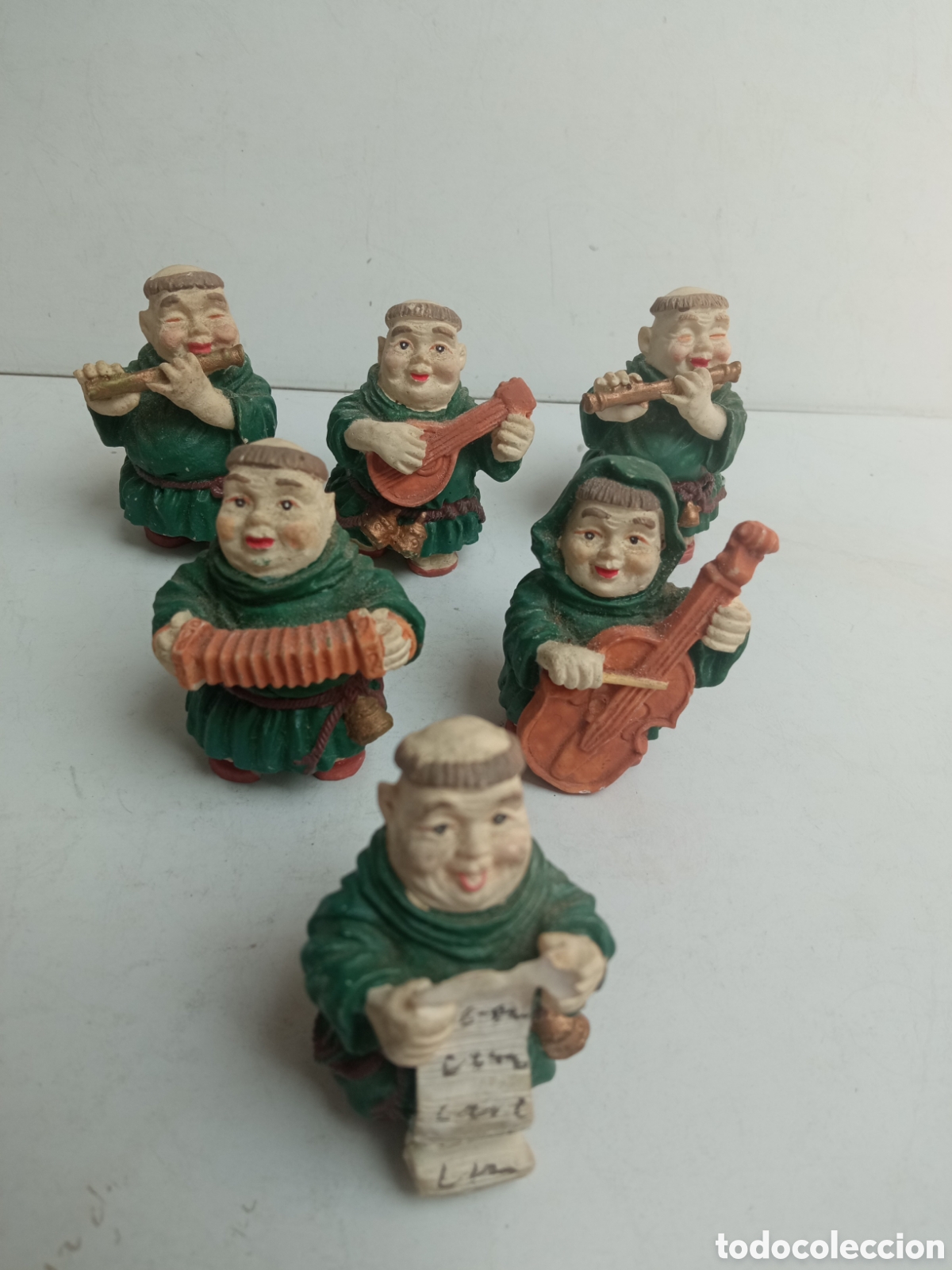 Coleccionismo: Figuritas monjes m&uacute;sicos.
