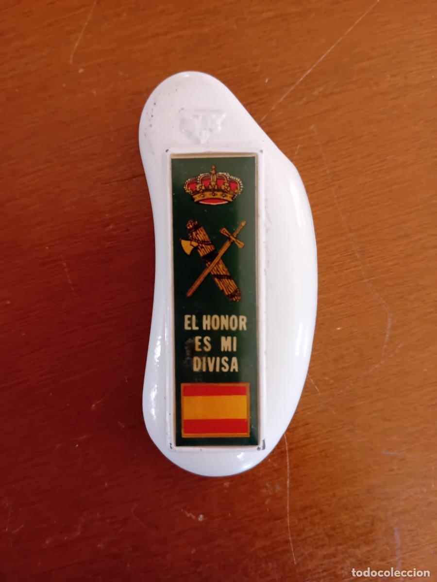 Coleccionismo: El honor es mi divisa ,funda para mechero - Foto 1
