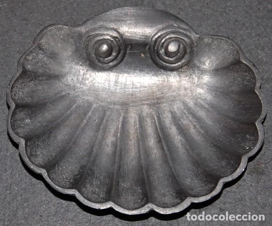 Coleccionismo: ANTIGUA CONCHA DE ALUMINIO - Foto 1
