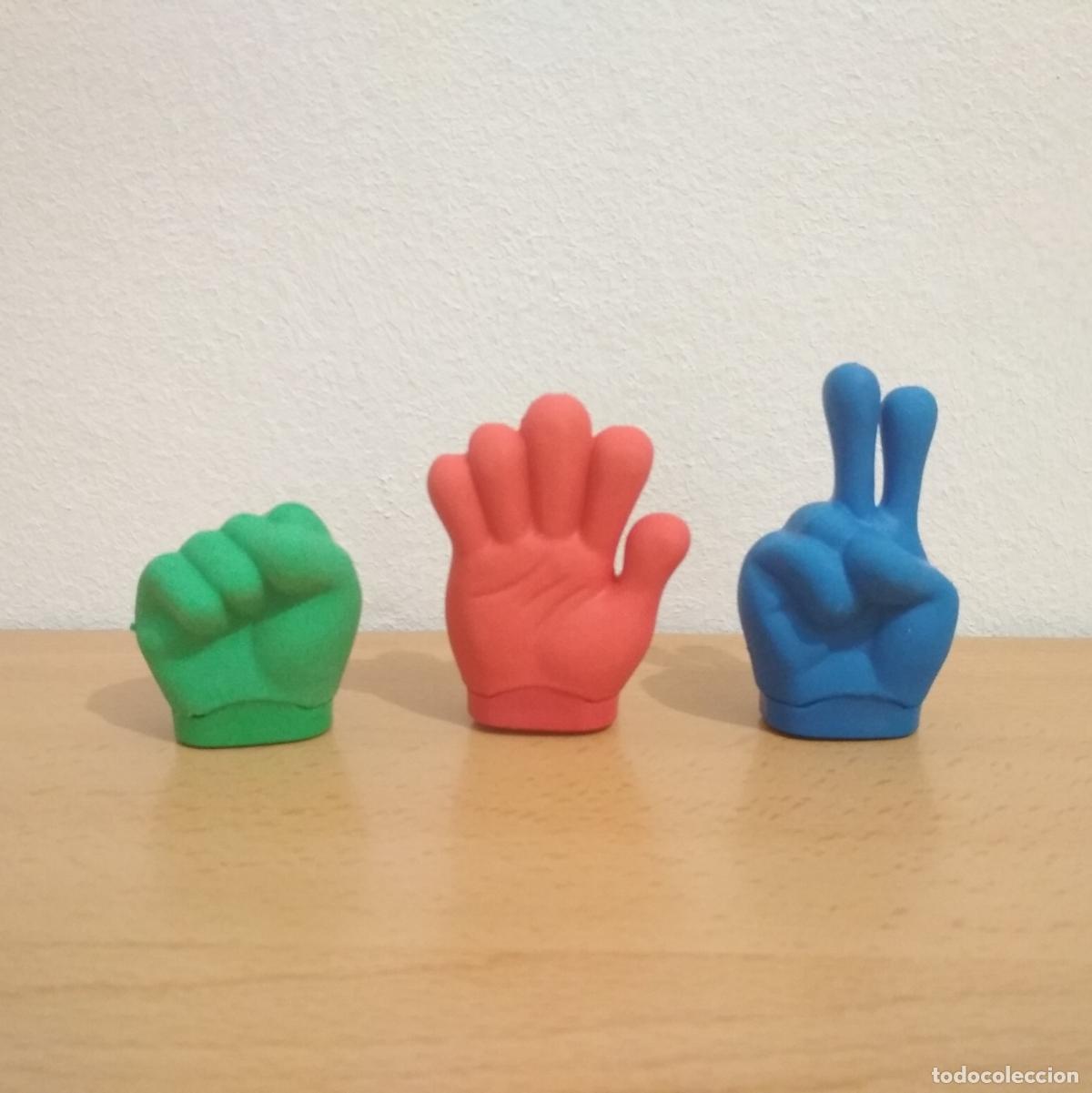 Coleccionismo: Lote 3 sacapuntas de goma con dep&oacute;sito del cl&aacute;sico juego de manos piedra, papel o tijera. Nuevos.