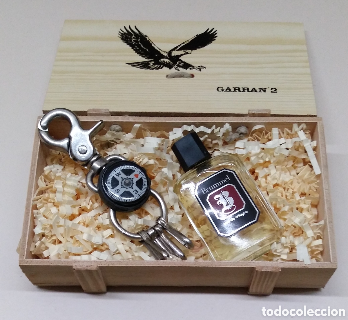 Coleccionismo: Caja madera con llavero+ br&uacute;jula y colonia Brumel Garran'2