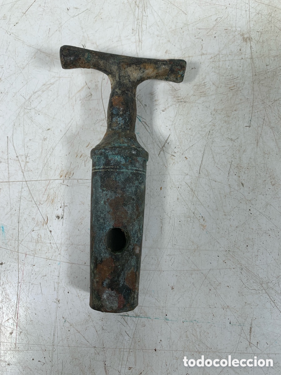 Coleccionismo: 01_ Antiguo grifo bronce ? - Foto 2