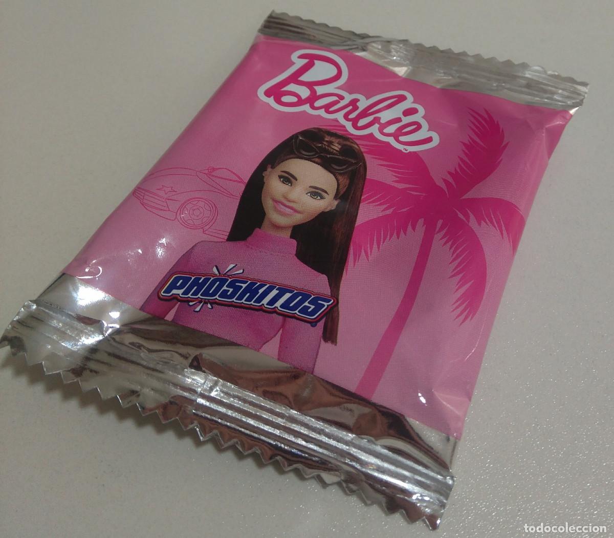 Coleccionismo: envoltorio vacio phoskitos barbie 2024 mattel licencia stickers