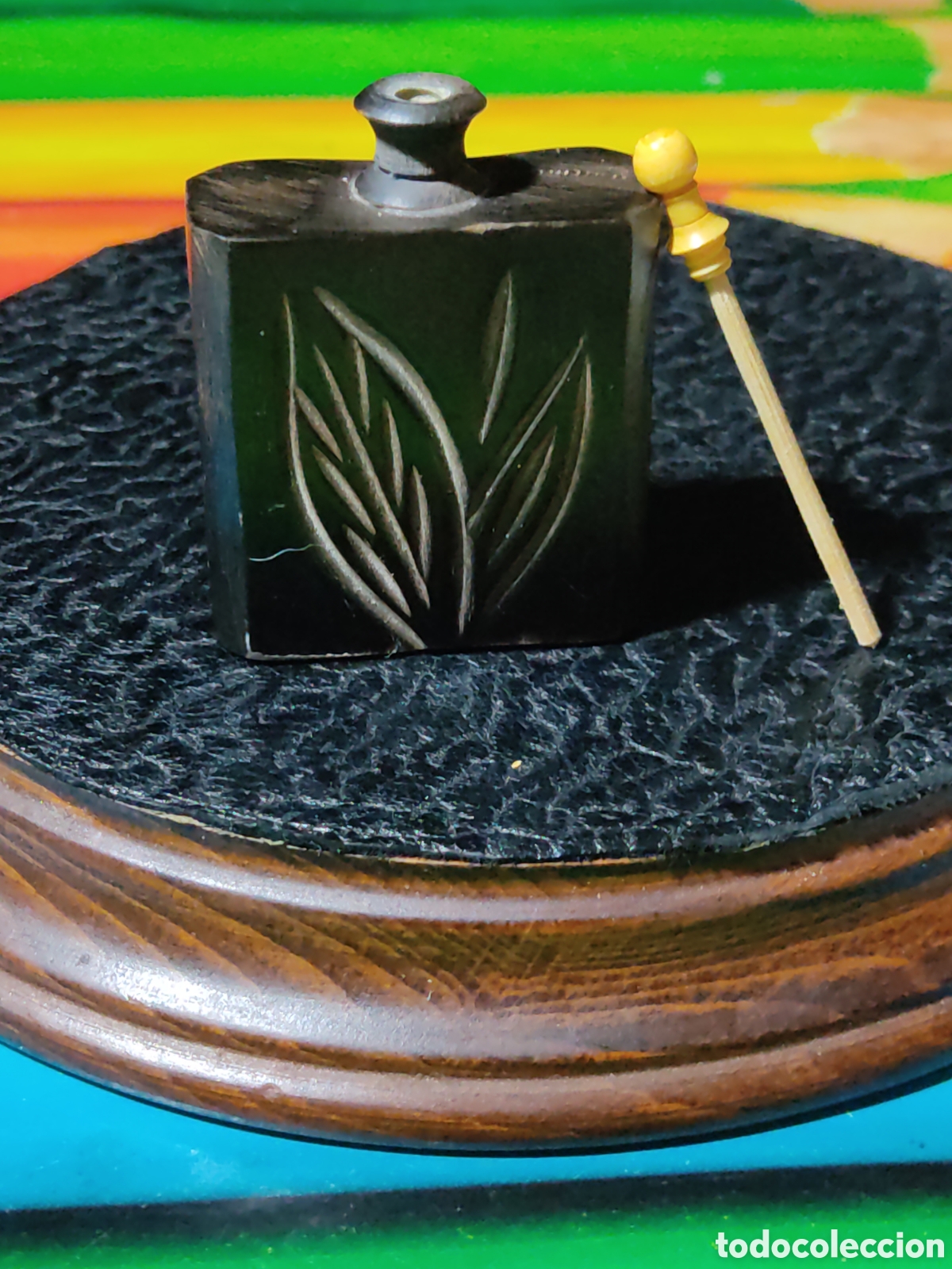 Colecionismo: Snuff o perfumero de madera de ebano.Principio del siglo XX