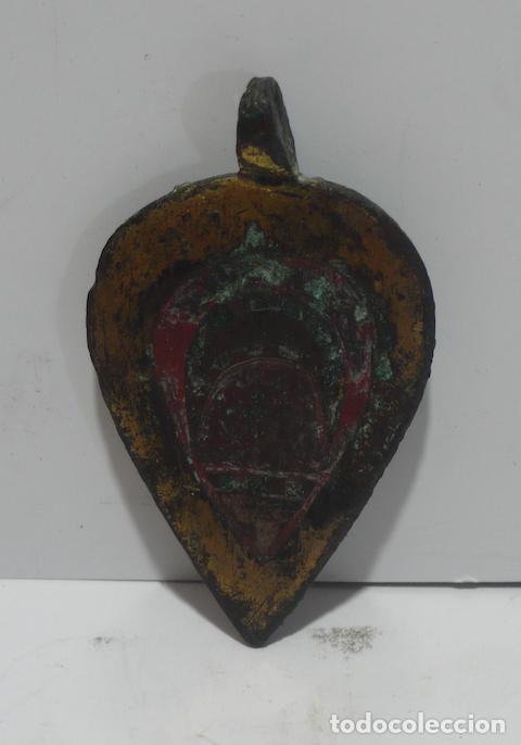Colecionismo: ANTIGUO COLGANTE DE METAL