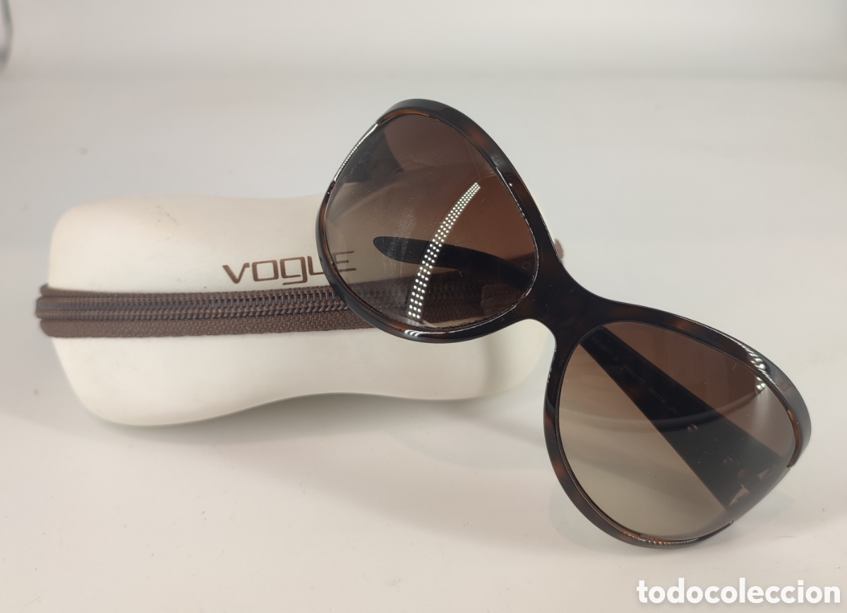 Coleccionismo: Gafas de sol Vogue Marr&oacute;n con funda en impecable estado. - Foto 2