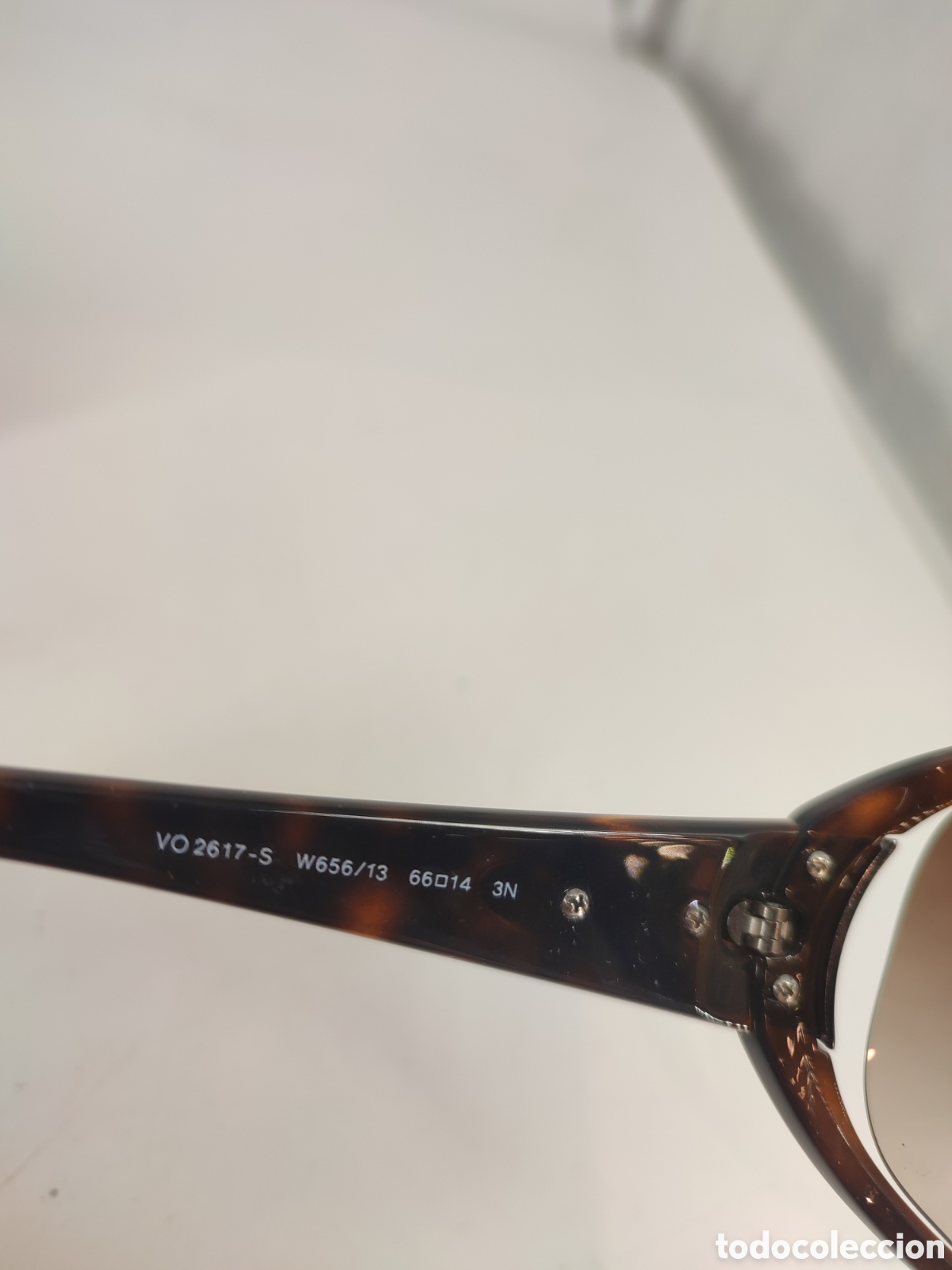 Coleccionismo: Gafas de sol Vogue Marr&oacute;n con funda en impecable estado. - Foto 11