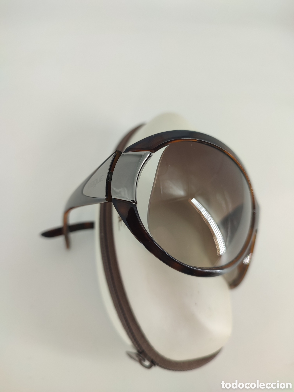Coleccionismo: Gafas de sol Vogue Marr&oacute;n con funda en impecable estado. - Foto 7