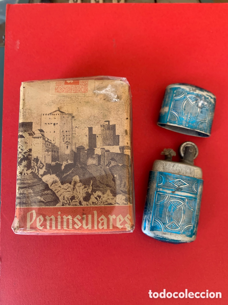 Coleccionismo: LOTE PAQUETE DE CIGARRILLOS PENINSULARES Y ENCENDEDOR DE &Eacute;POCA .