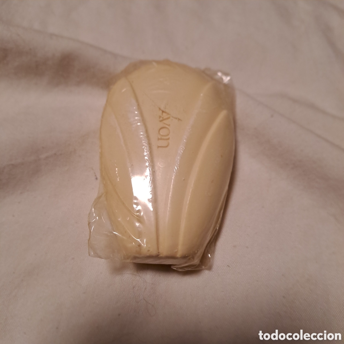 Coleccionismo: Lote de 7 jabones de Avon - Foto 8