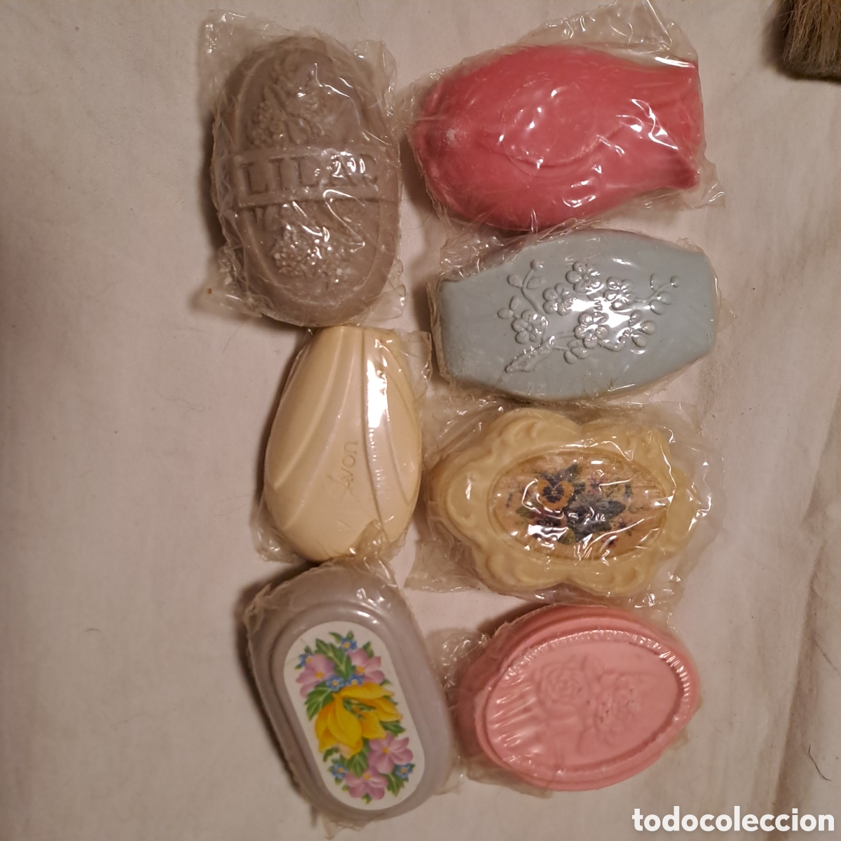 Coleccionismo: Lote de 7 jabones de Avon - Foto 1