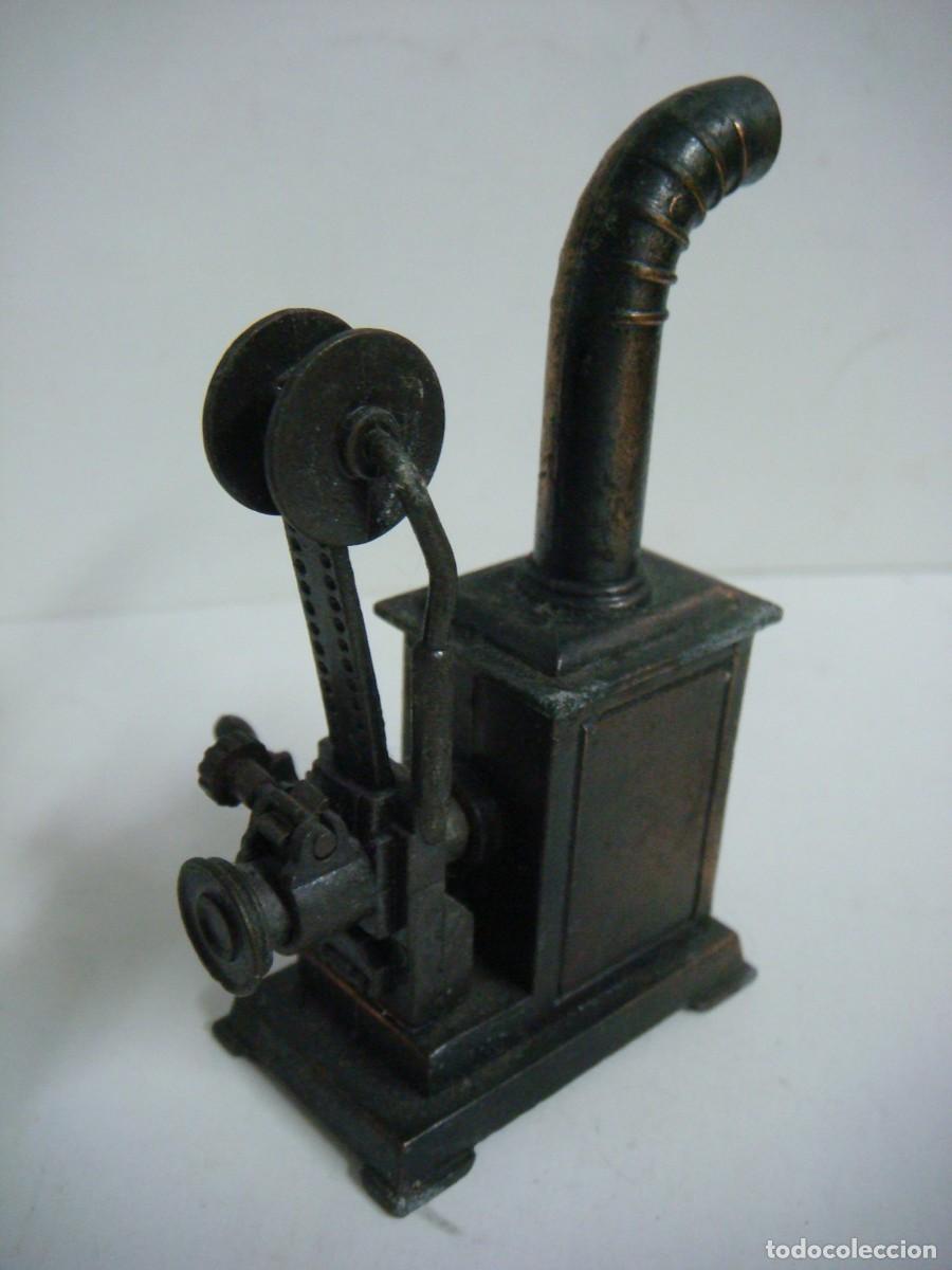Coleccionismo: SACAPUNTAS FIGURA DE UNA MAQUINA DE CINE ANTIGUA-CAJ B-N&ordm;-120