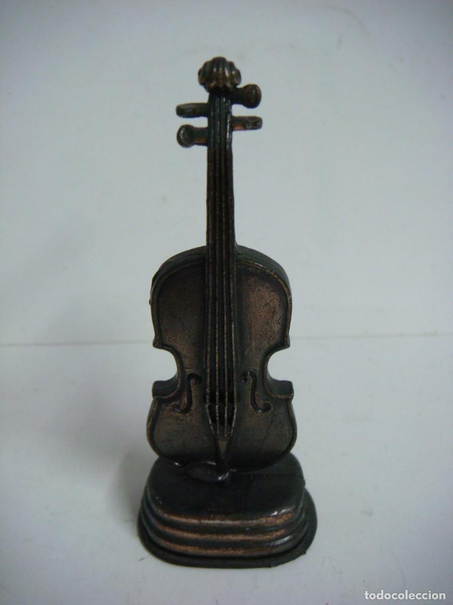 Coleccionismo: SACAPUNTAS FIGURA DE UN INSTRUMENTO MUSICAL-CAJ B-N&ordm;-120
