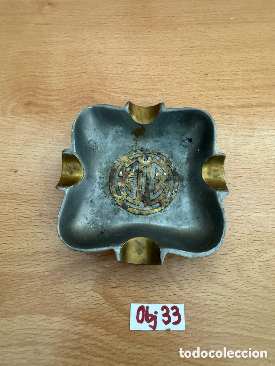 Coleccionismo: Cenicero vintage lat&oacute;n - Foto 1