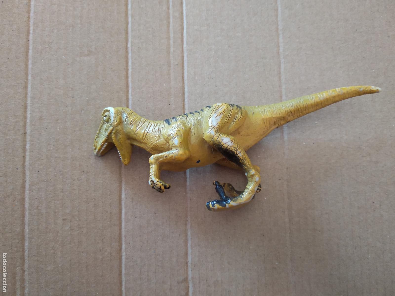 Collecting: ANIMAL DE JUGUETE PARECE UN DINOSAURIO MIDE 13,5CM X 5,5CM