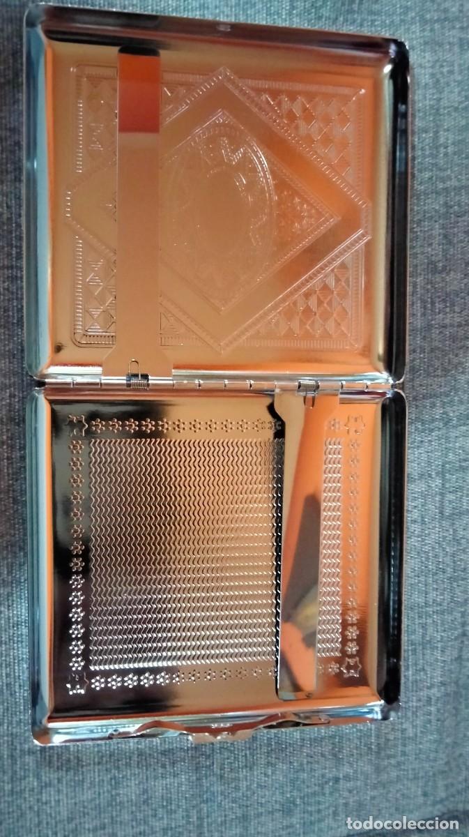 Coleccionismo: tabaquera de metal plateado - Foto 3