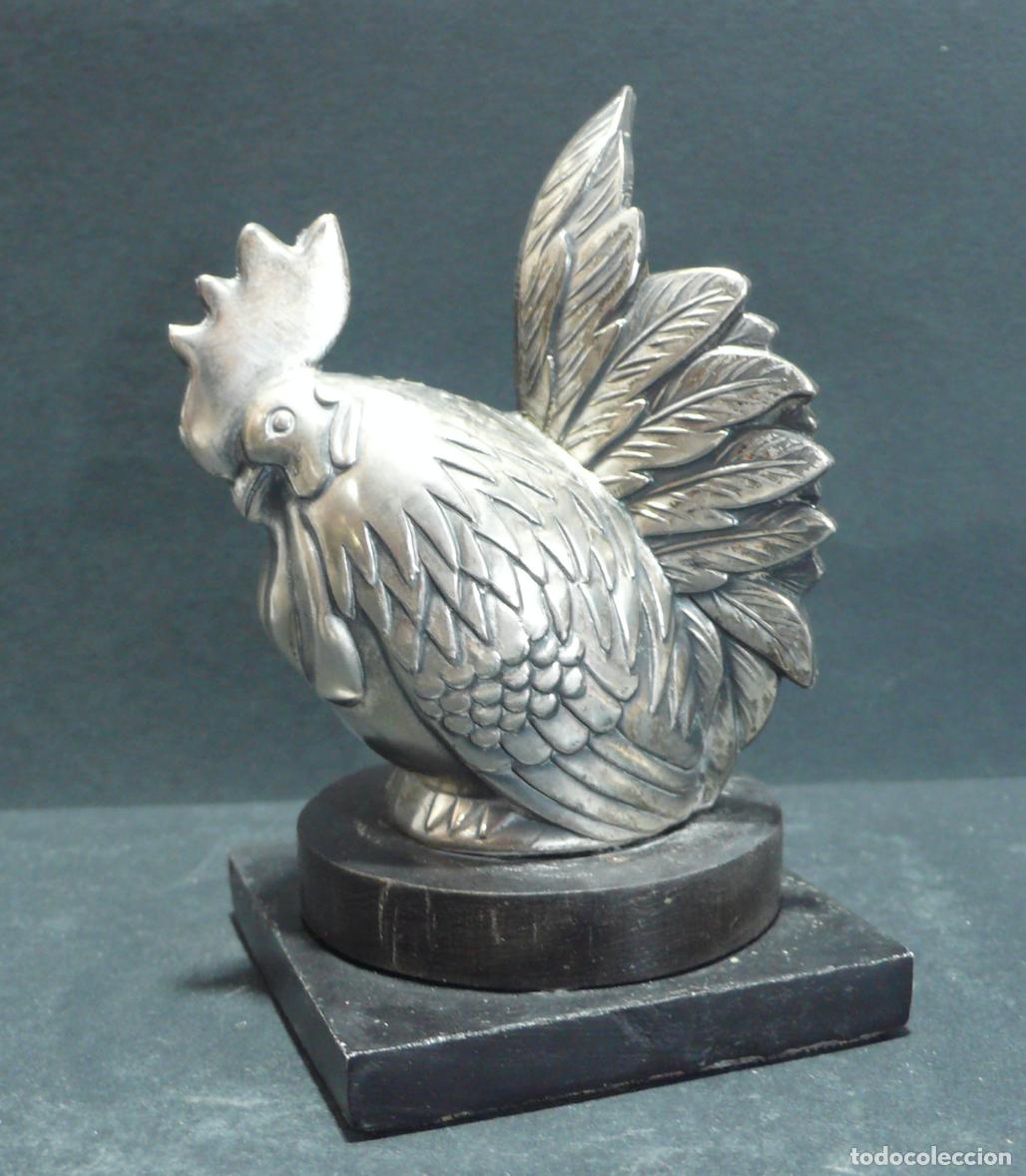 Coleccionismo: PEQUE&Ntilde;O GALLO EN METAL - Foto 2