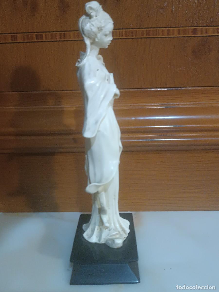 Coleccionismo: Figura oriental con base - Foto 6