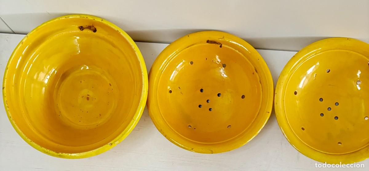Coleccionismo: JUEGO DE ESCURRIDORES Y BOL RUSTICOS ANTIGUOS PARA DECORACION