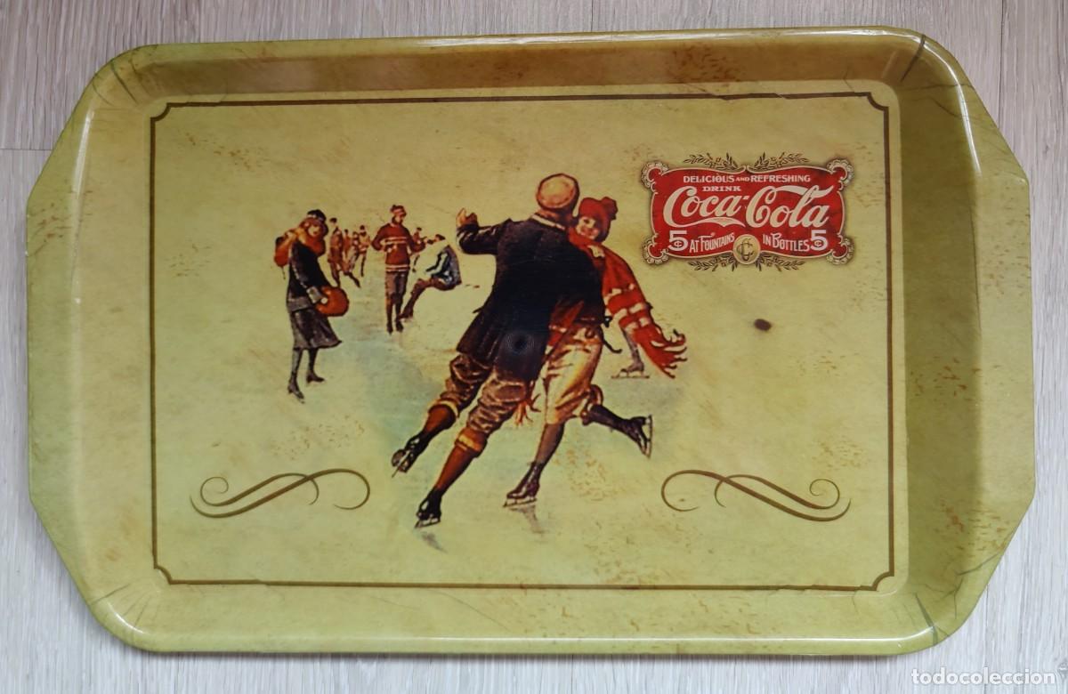 Coleccionismo: Bandeja de Coca cola. Estilo epoca. Plastico duro o baquelita.
