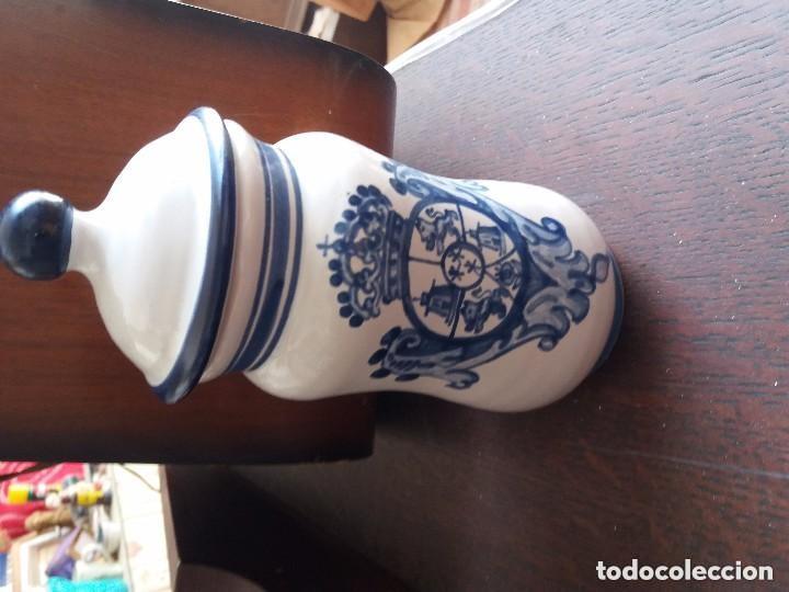 Coleccionismo: jarron con escudo de espa&ntilde;a porcelana rs, creo que la tapa no es la suya, atiendo duda