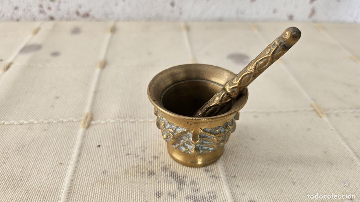 Coleccionismo: peque&ntilde;o morteto de bronce - Foto 1
