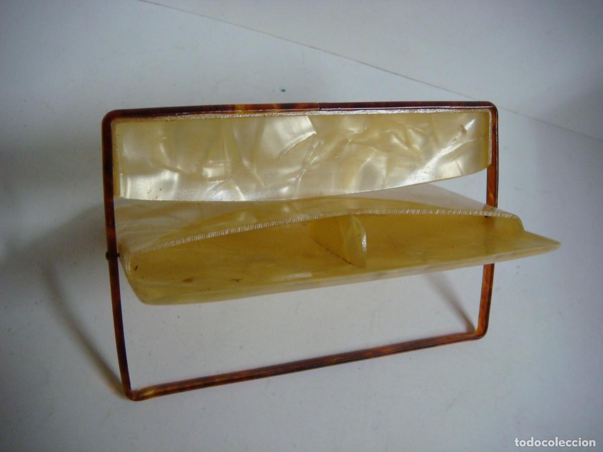Coleccionismo: PITILLERA EN PLASTICO DURO IMITANDO A NACAR-CAJ-B- N&ordm;-155 - Foto 2