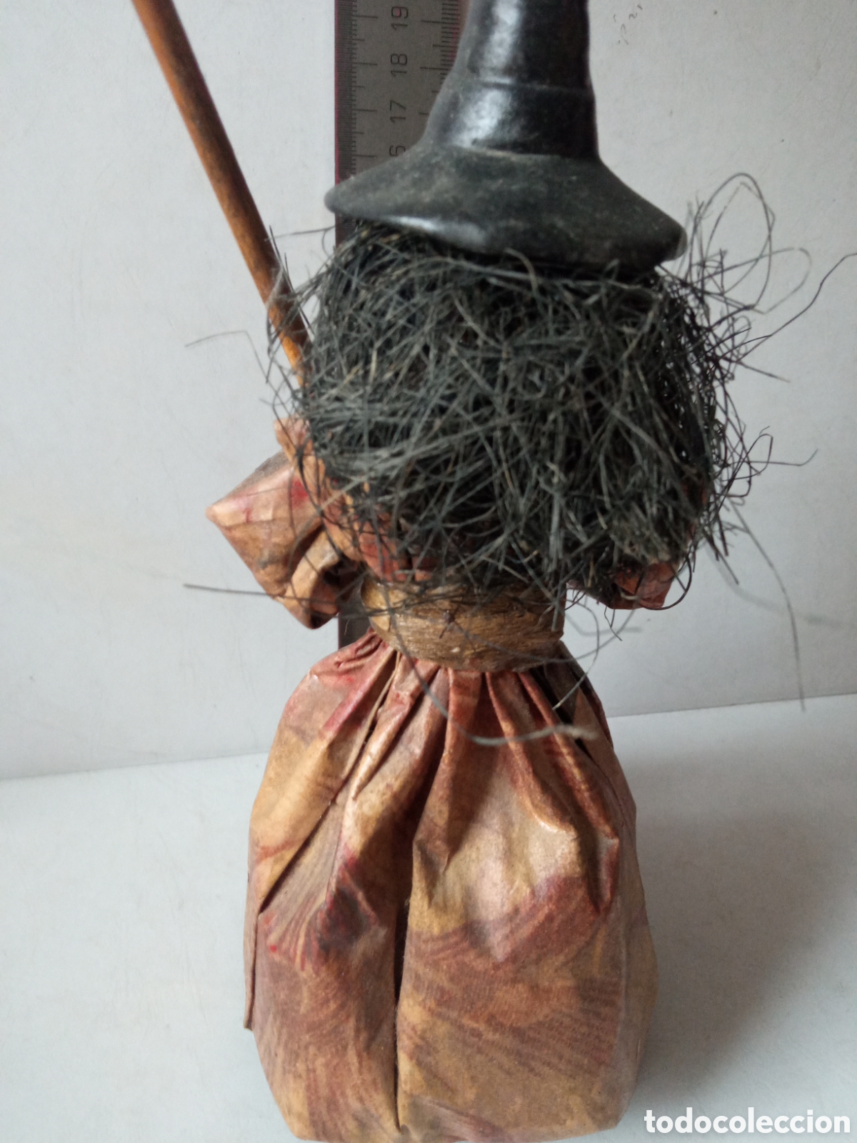 Coleccionismo: Figura de bruja con c&aacute;ntaro de barro - Foto 4