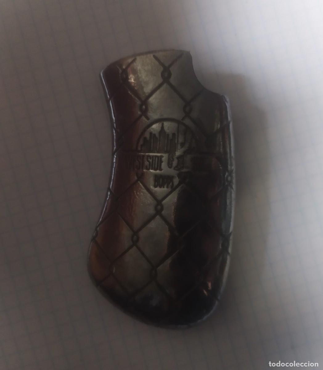Coleccionismo: Funda para mechero, westside - Foto 1