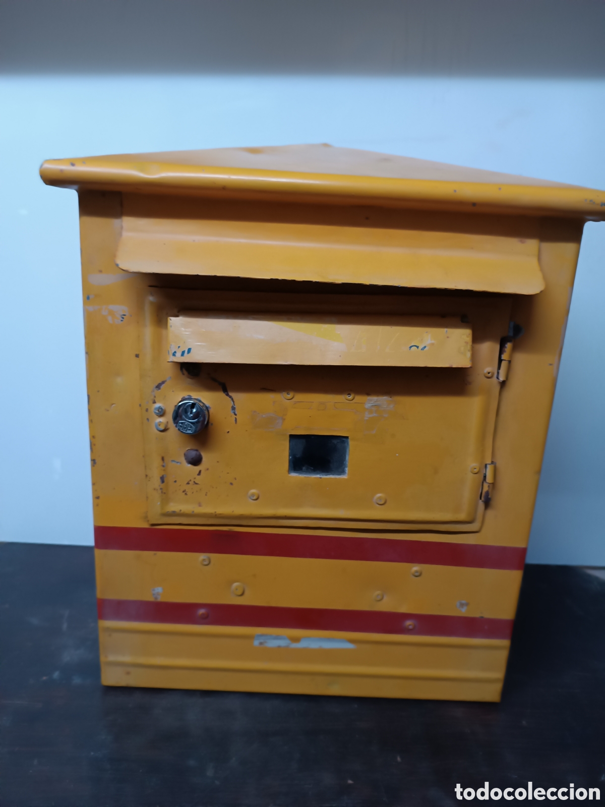 Collecting: Buz&oacute;n de correos decada 1940