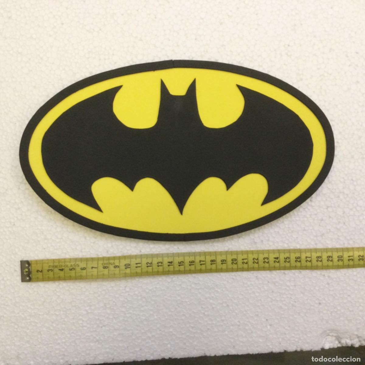 Coleccionismo: Logo de Batman. Goma eva. 29 x 17 cms. NUEVO