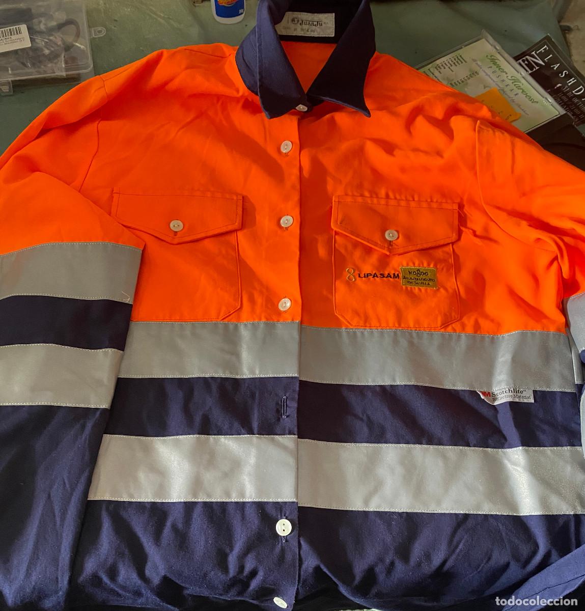 Coleccionismo: Camisa de trabajo de LIPASAM, empresa municipal de limpieza de Sevilla. Manga larga. Talla M.