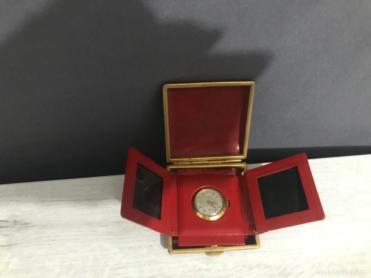 Coleccionismo: Caja con antiguo reloj - Foto 1