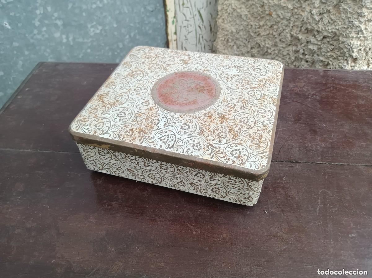 Coleccionismo: Caja de metal preciosa