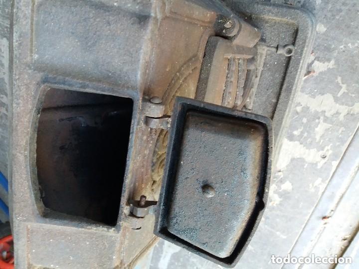 Coleccionismo: chimenea estufa antigua - Foto 4